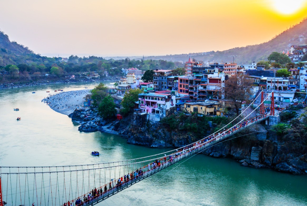 Luxury Force Traveller Rishikesh