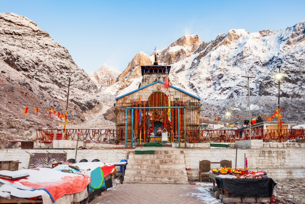 Luxury Force Traveller Kedarnath
